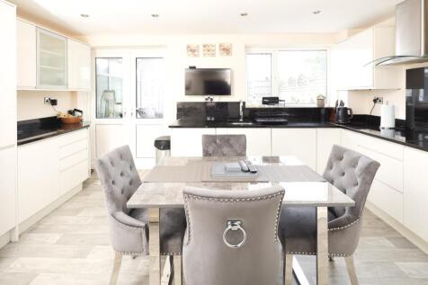 46 Partridge Close kitchen.jpg
