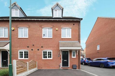 34 Swan Drive front.jpg