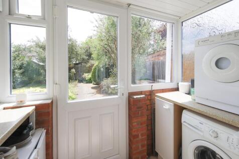 56 Hawthorn Rd utility.jpg