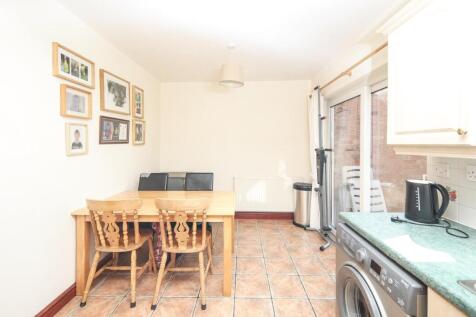 133 Birmingham Road kitchen-2.jpg