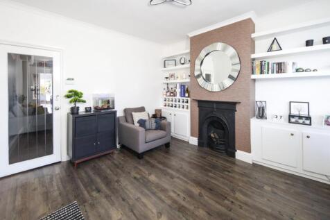 90 Coleshill Rd front room.jpg