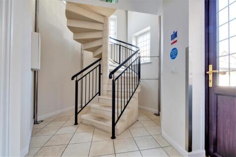 COMMUNAL ENTRANCE HALL &amp; STAIRWELL