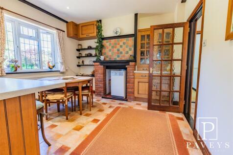 KITCHEN BREAKFAST ROOM