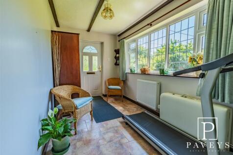 ENTRANCE PORCH