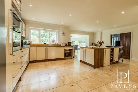 KITCHEN BREAKFAST ROOM