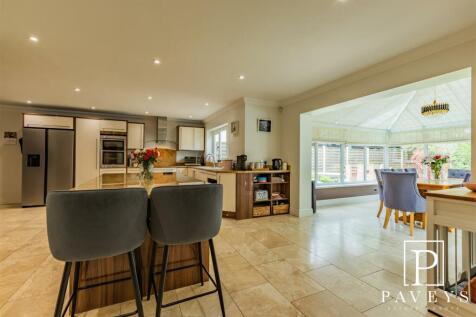 KITCHEN BREAKFAST ROOM