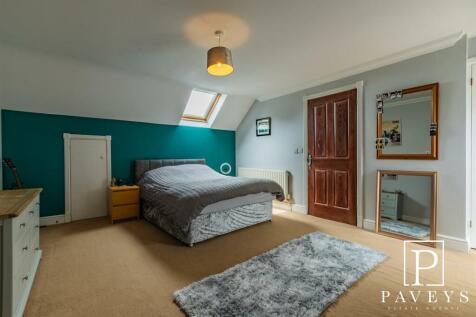 BEDROOM FIVE