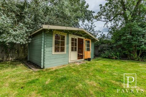 TIMBER SUMMER HOUSE