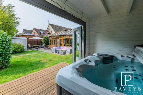 HOT TUB SHED