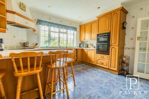 KITCHEN BREAKFAST ROOM