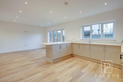 LOUNGE KITCHEN/DINING ROOM