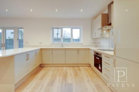 LOUNGE KITCHEN/DINING ROOM
