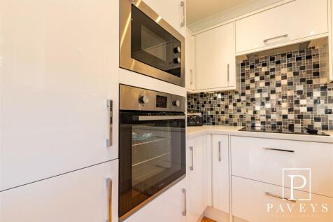 KITCHEN BREAKFAST ROOM