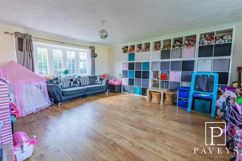PLAY ROOM