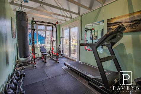 HOME OFFICE/GYM/STUDIO