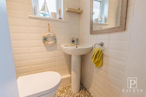 SHOWER ROOM &amp; CLOAKROOM