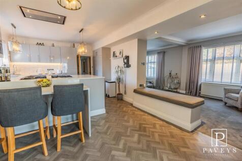 KITCHEN BREAKFAST ROOM