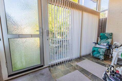 GARDEN ROOM/PORCH