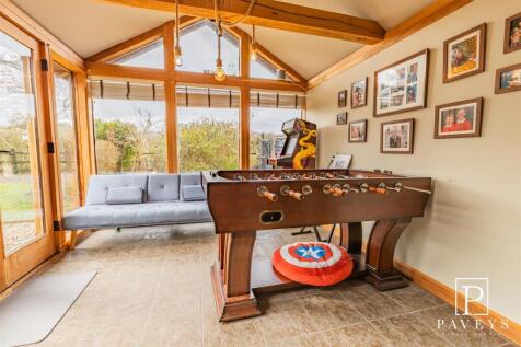 GARDEN ROOM
