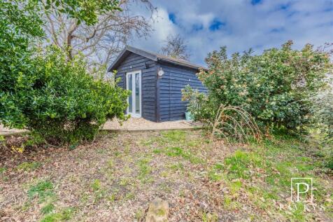 DETACHED STUDIO/HOME OFFICE
