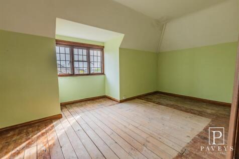 BEDROOM FIVE / LOFT ROOM