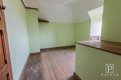 BEDROOM SIX / LOFT ROOM