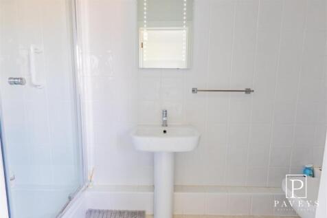 EN SUITE SHOWER ROOM