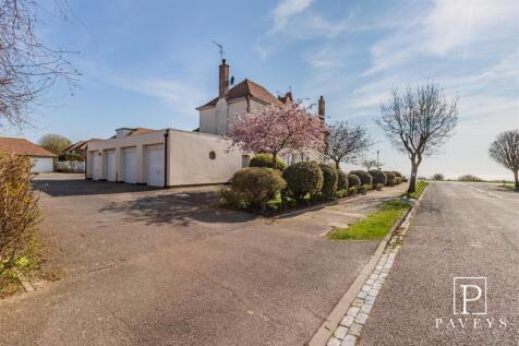 GARAGE &amp; PARKING