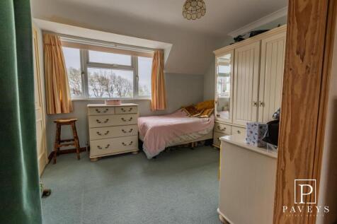 BEDROOM THREE/DRESSING ROOM