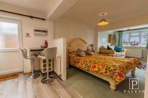 ANNEXE LOUNGE/BEDROOM &amp; KITCHENETTE