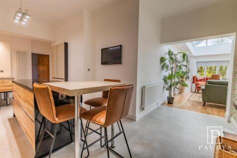 KITCHEN BREAKFAST ROOM