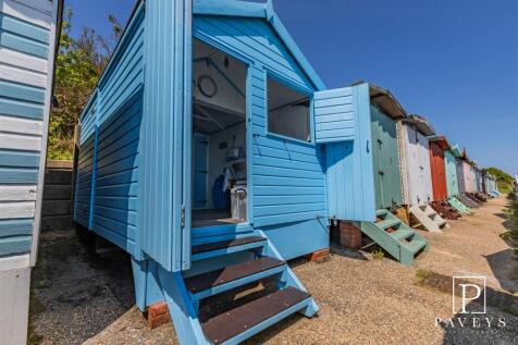 BEACH HUT