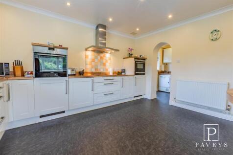 3 Ashlyns Road--9.jpg