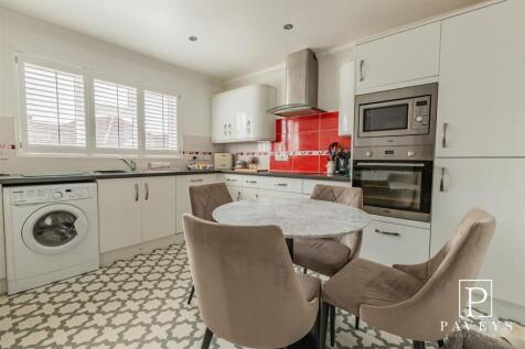 KITCHEN BREAKFAST ROOM