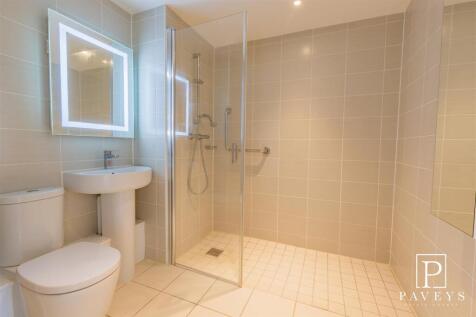 EN-SUITE TO MASTER BEDROOM