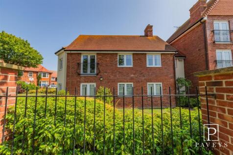 COMMUNAL GARDENS &amp; PARKING