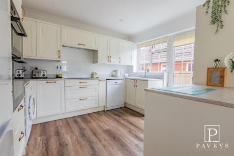 KITCHEN DINING ROOM
