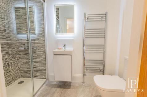 ENSUITE SHOWER ROOM