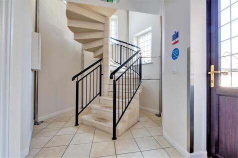 COMMUNAL ENTRANCE HALL &amp; STAIRWELL