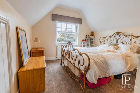 BEDROOM FIVE