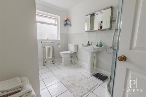 ANNEXE SHOWER ROOM