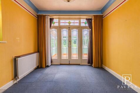SITTING/DINING ROOM