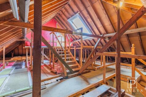 LOFT ROOM