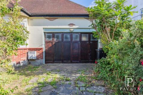 DOUBLE GARAGE