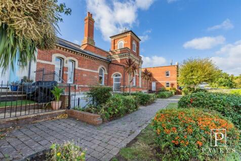 COMMUNAL GARDENS