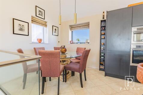 KITCHEN &amp; DINING AREA
