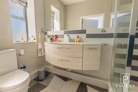 ENSUITE SHOWER ROOM