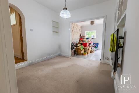 DINING ROOM/FAMILY ROOM