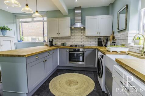 KITCHEN BREAKFAST ROOM