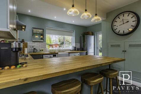 KITCHEN BREAKFAST ROOM